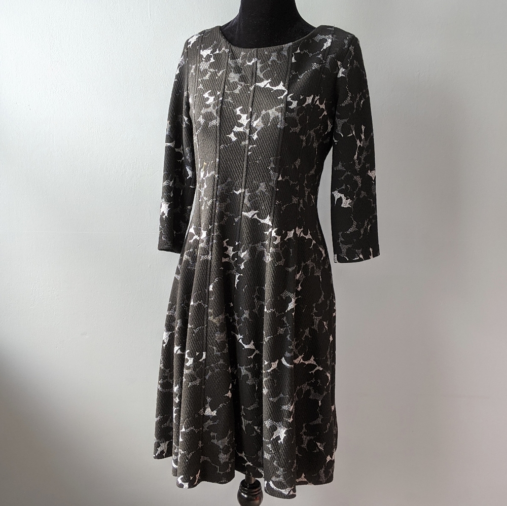 Textured 3/4 Sleeve Crew Neck Dress
